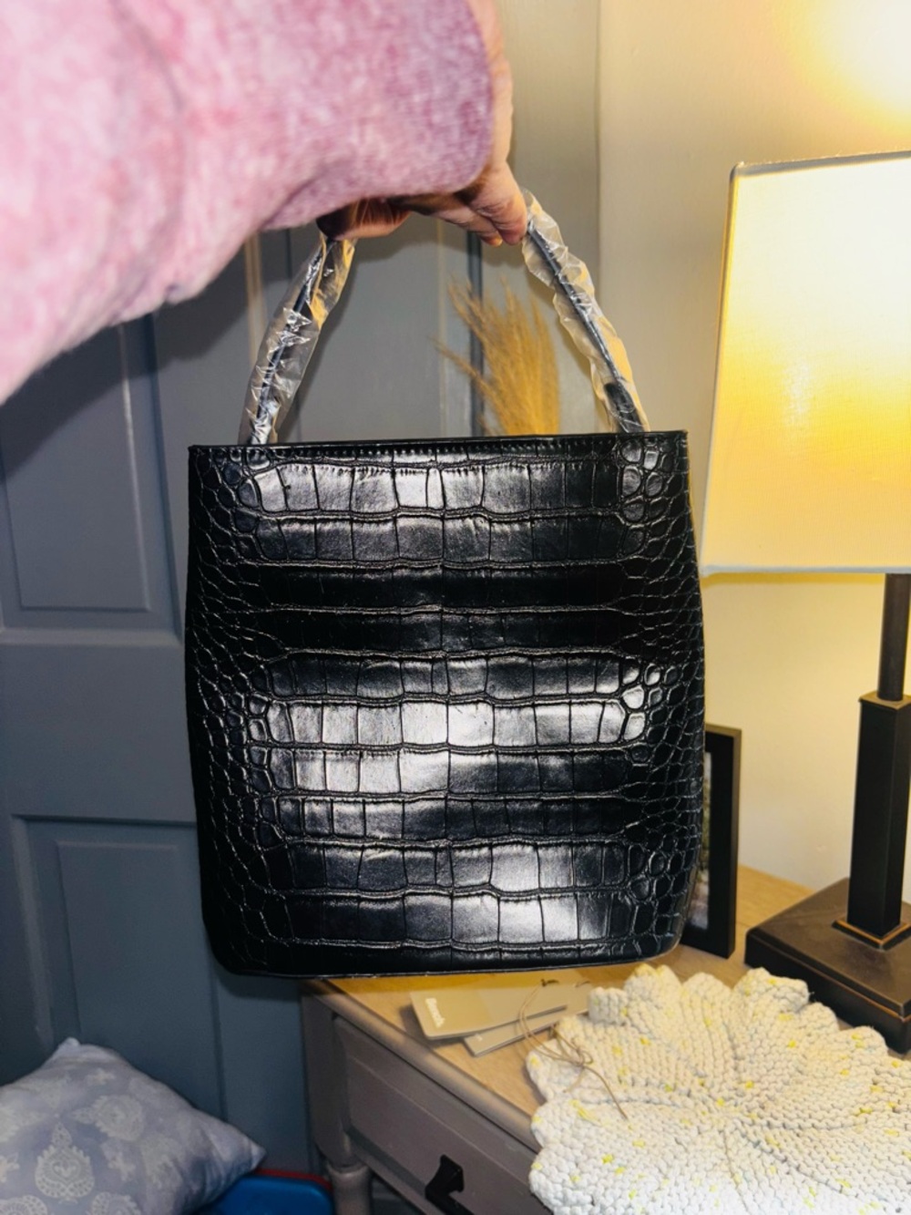 AOTA Elena Vegan Black Faux Croc Embossed Bucket Crossbody Bag - Picture 9 of 15